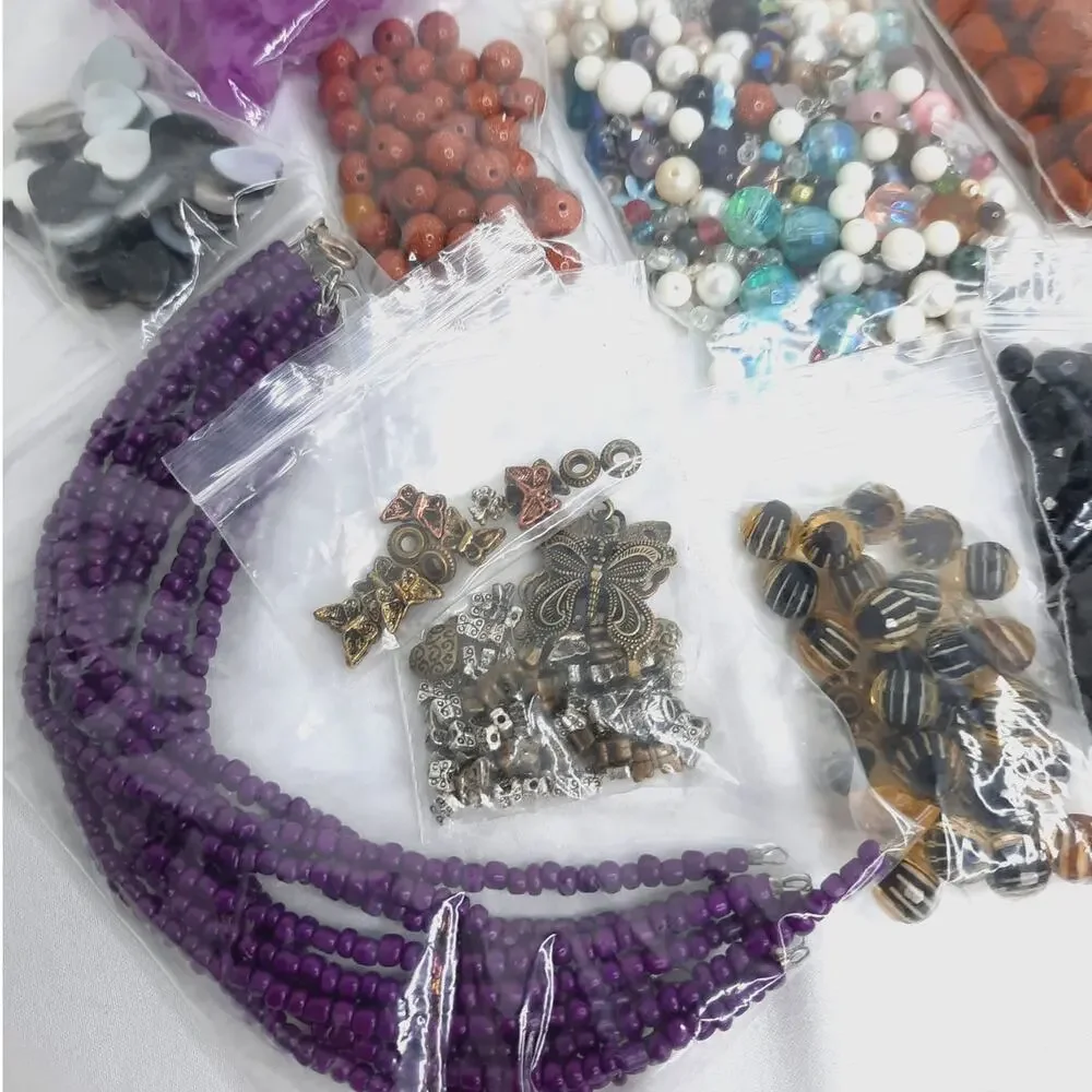 Mixed Lot Jewelry Beads Findings Destash Craft DIY Glass Wood Metal Charms NEW - Picture 4 of 10